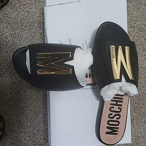 MOSCHINO SLIDES